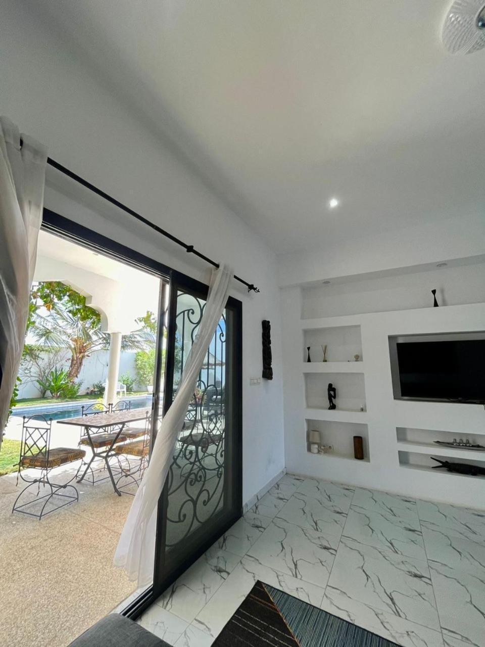 La Baraka, Extravagant Villa For 8 With Pool In Saly Gandigal Exterior foto